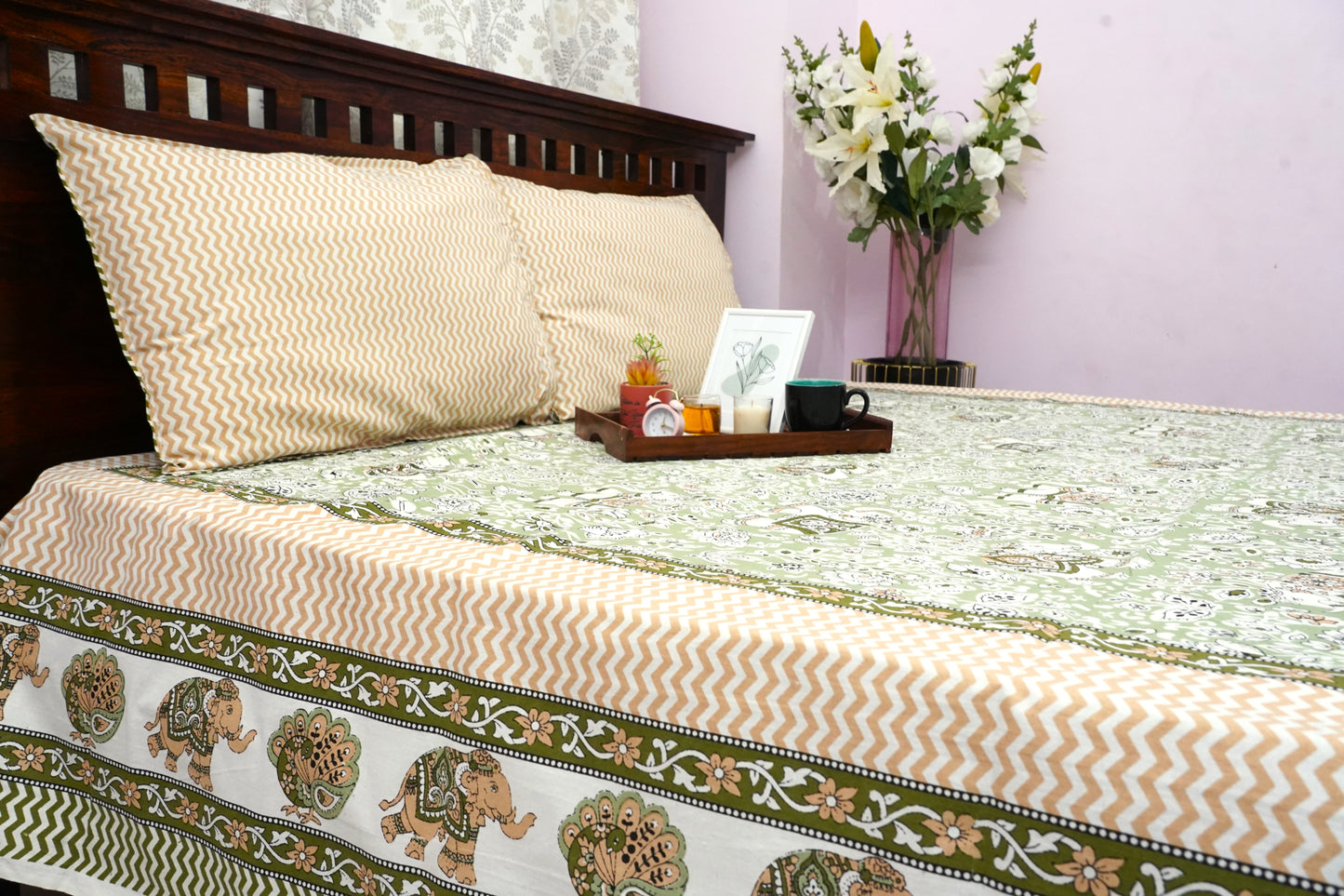 Queen Bedsheet Green Ele (90x100 inches)