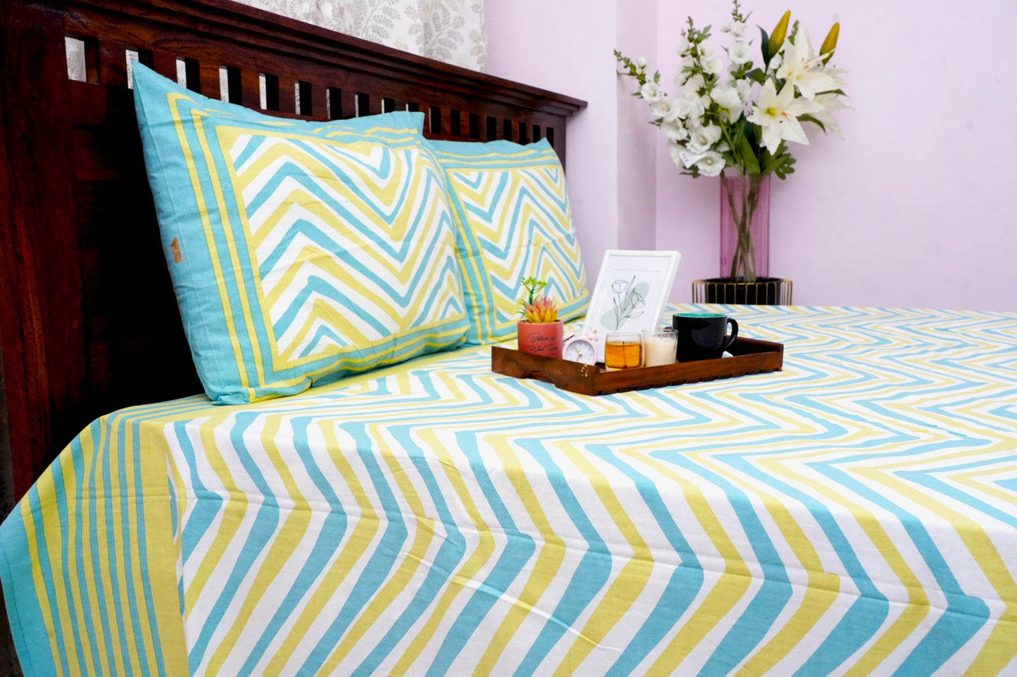 King Bedsheet Whispering Petals (108x108 inches)